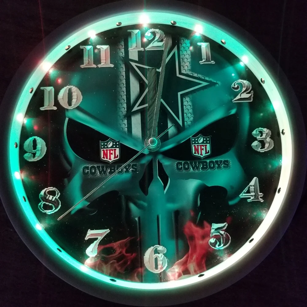Dallas cowboys led skull head clock